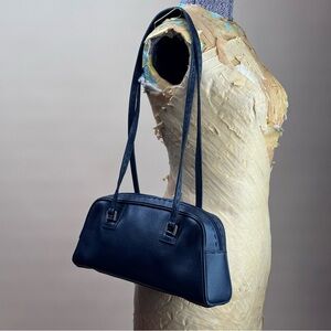 Vintage Ashneil Navy Pebbled Leather Shoulder Bag | 90s